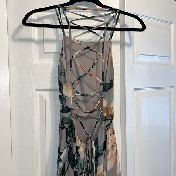 Tropical women’s maxi dress with tie up back. - Picture 3 of 7